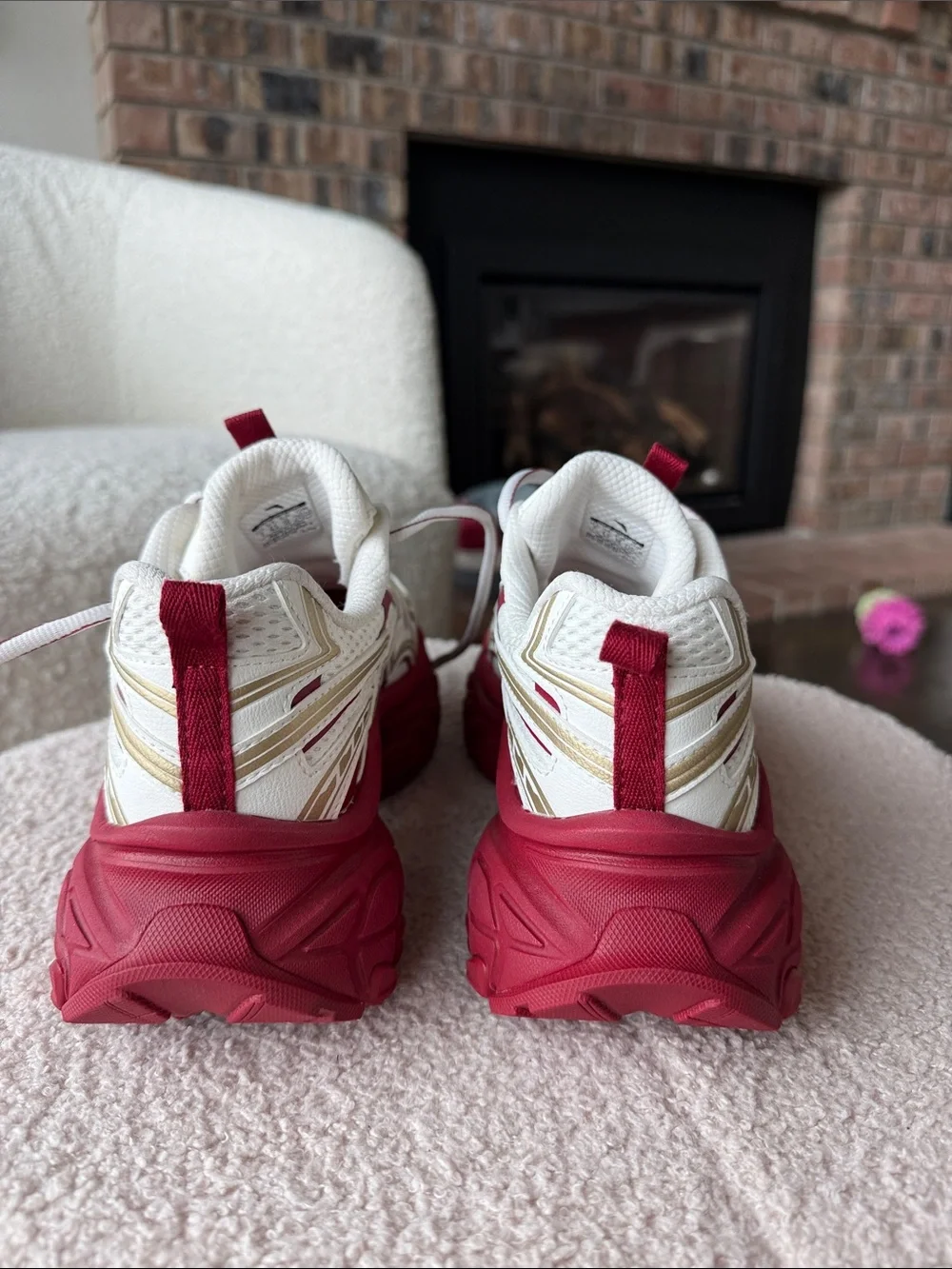 Anta Women’s Lunar New Year Sneakers Red & Cream size 7 New No Box